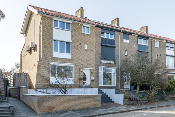 Verkocht onder voorbehoud: Verrassend ruime en instapklare gezinswoning met diepe zonnige tuin in Hoensbroek
